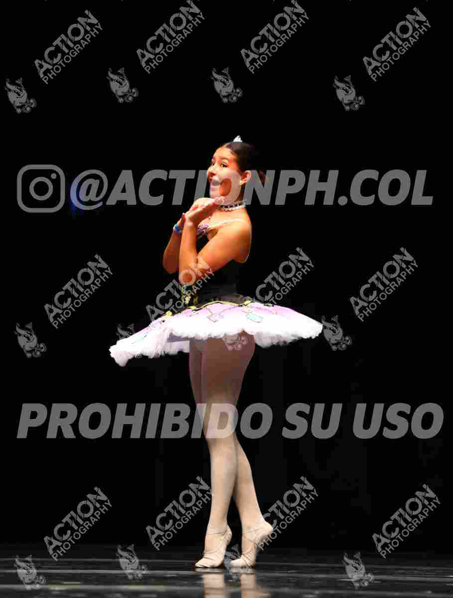Preview de Harlequinade - Maria Camila Loaiza