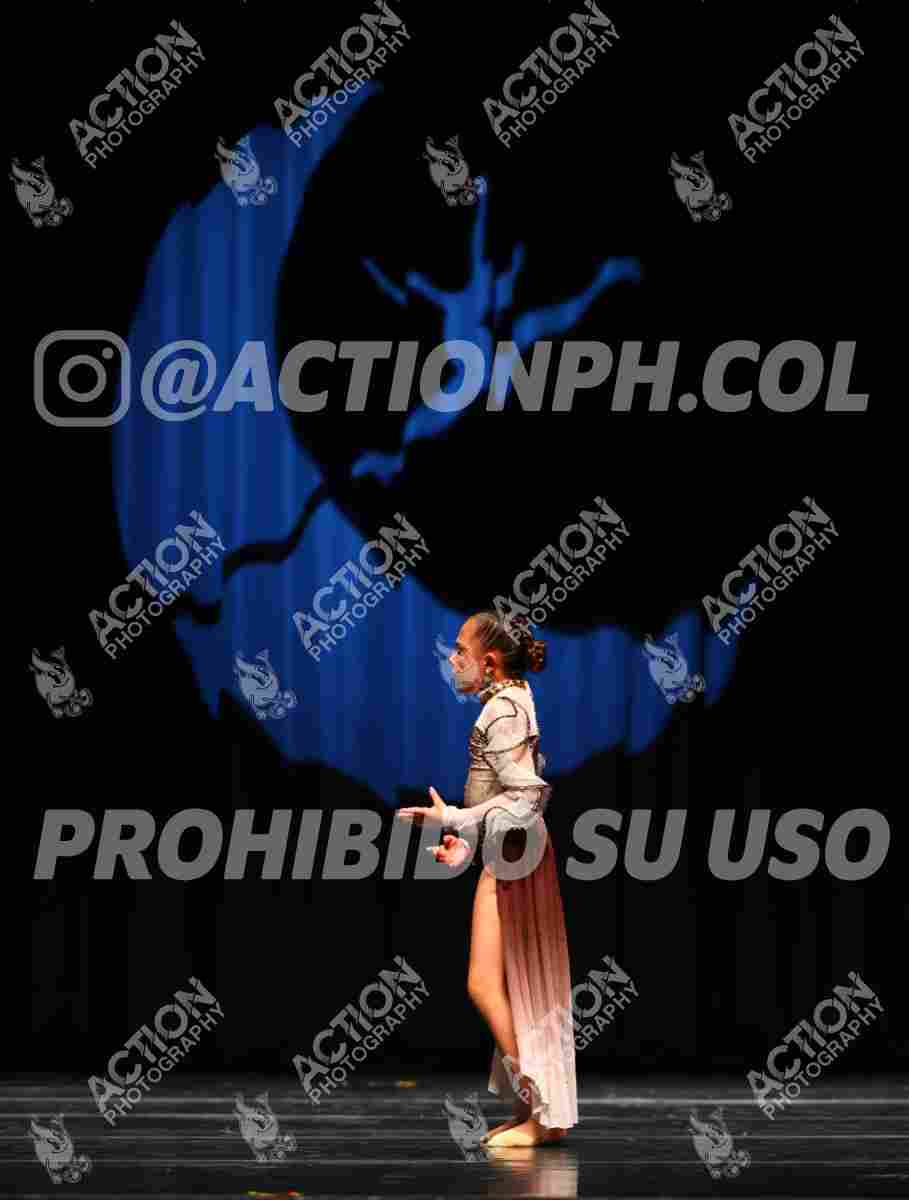 Preview de Surrender - Maria Clara Rojas Valencia