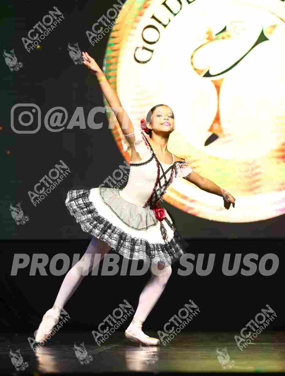 Preview de PAǪUITA- MIA ORTEGA