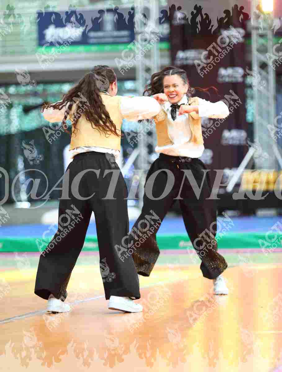 Camila y Sofía Echeverrí A Foto 1